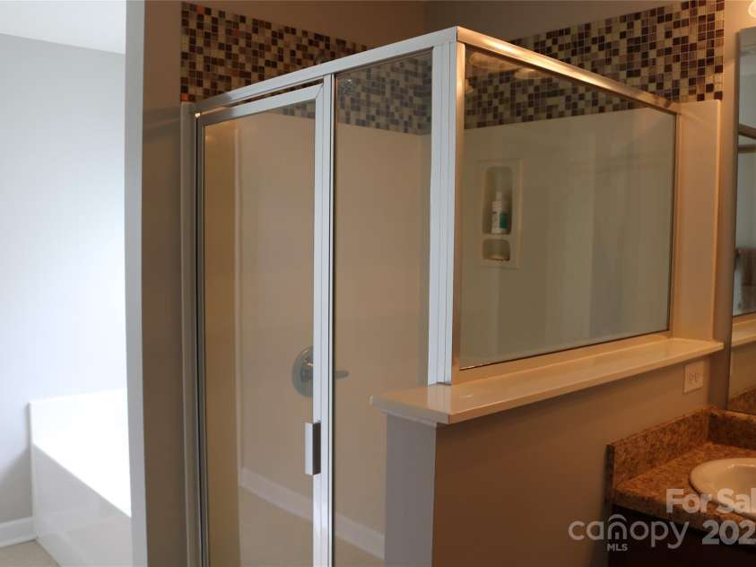 10726 Greenhead View Road, Charlotte, NC 28262.  MLS# CAR4266554, YatesRealty ID 19475. 