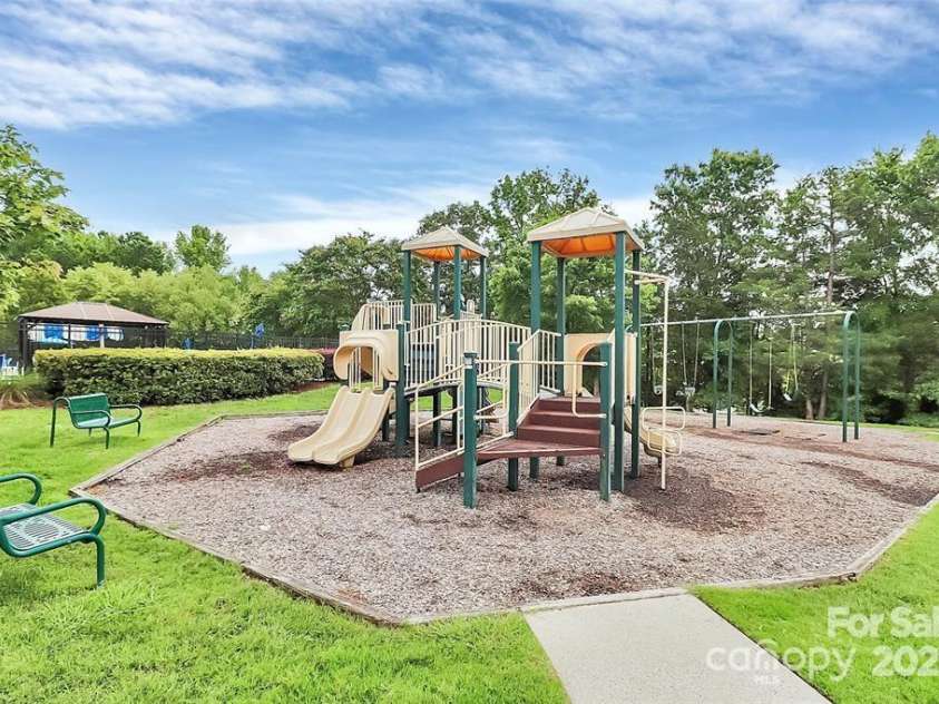 10726 Greenhead View Road, Charlotte, NC 28262.  MLS# CAR4266554, YatesRealty ID 19475. 