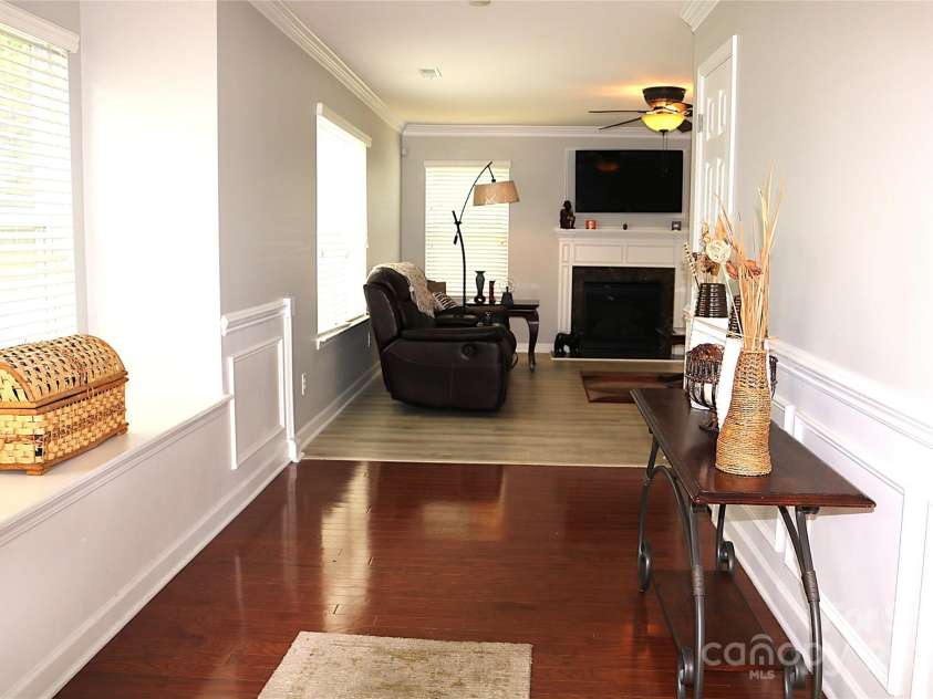 10726 Greenhead View Road, Charlotte, NC 28262.  MLS# CAR4266554, YatesRealty ID 19475. Foyer