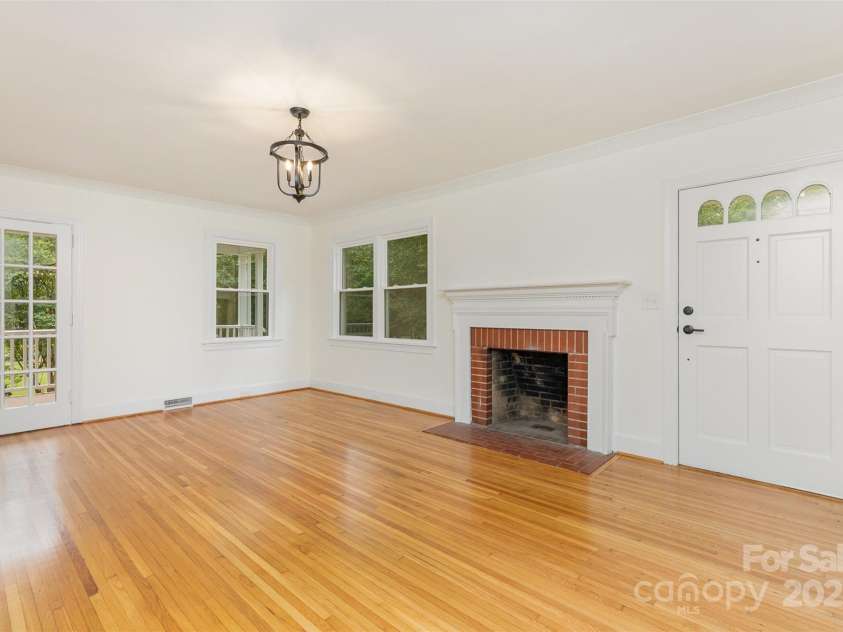 1106 South Street, Gastonia, NC 28052.  MLS# CAR4269314, YatesRealty ID 19476. 