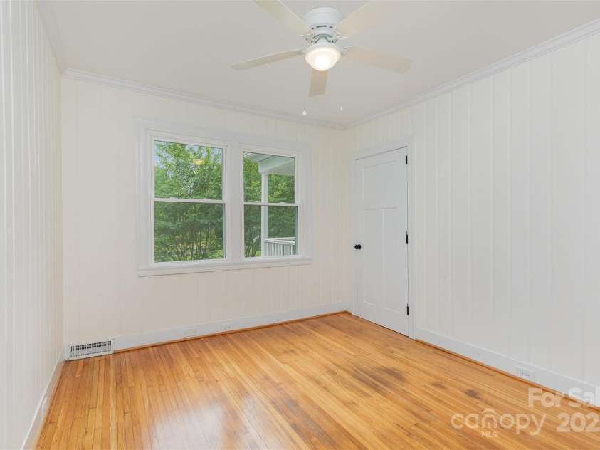 1106 South Street, Gastonia, NC 28052.  MLS# CAR4269314, YatesRealty ID 19476. 