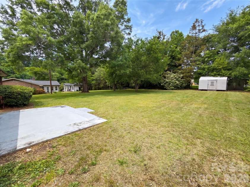 128 Greenview Drive, Kannapolis, NC 28081.  MLS# CAR4379540, YatesRealty ID 19477. 