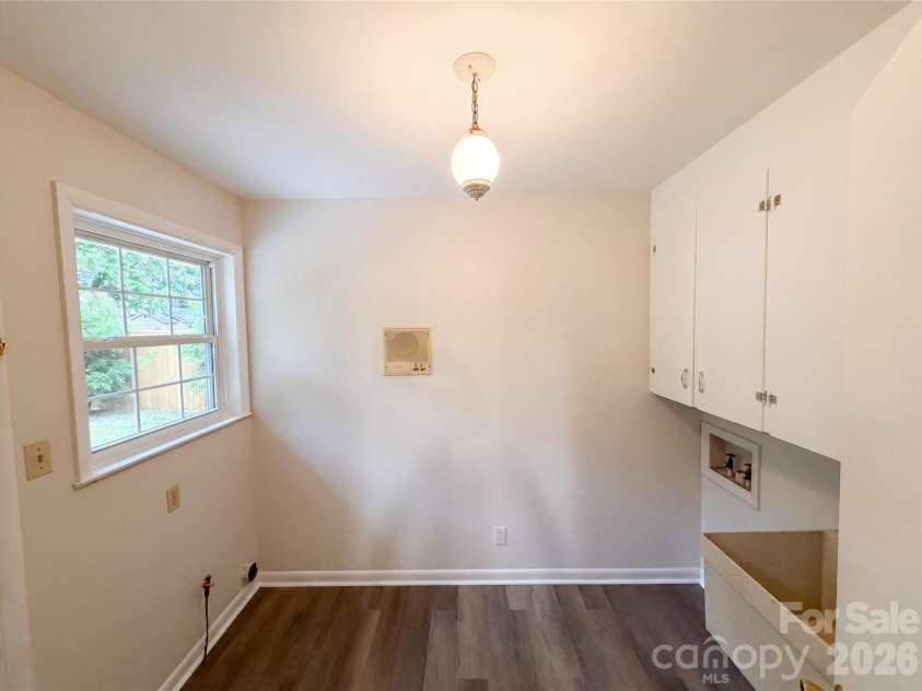 128 Greenview Drive, Kannapolis, NC 28081.  MLS# CAR4379540, YatesRealty ID 19477. 