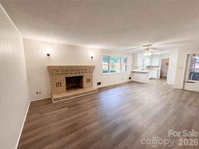 128 Greenview Drive, Kannapolis, NC 28081.  MLS# CAR4379540, YatesRealty ID 19477. 