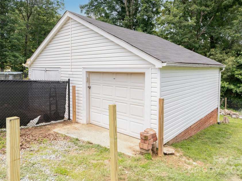 810 Maplewood Avenue, Kannapolis, NC 28081.  MLS# CAR4269785, YatesRealty ID 19477. 