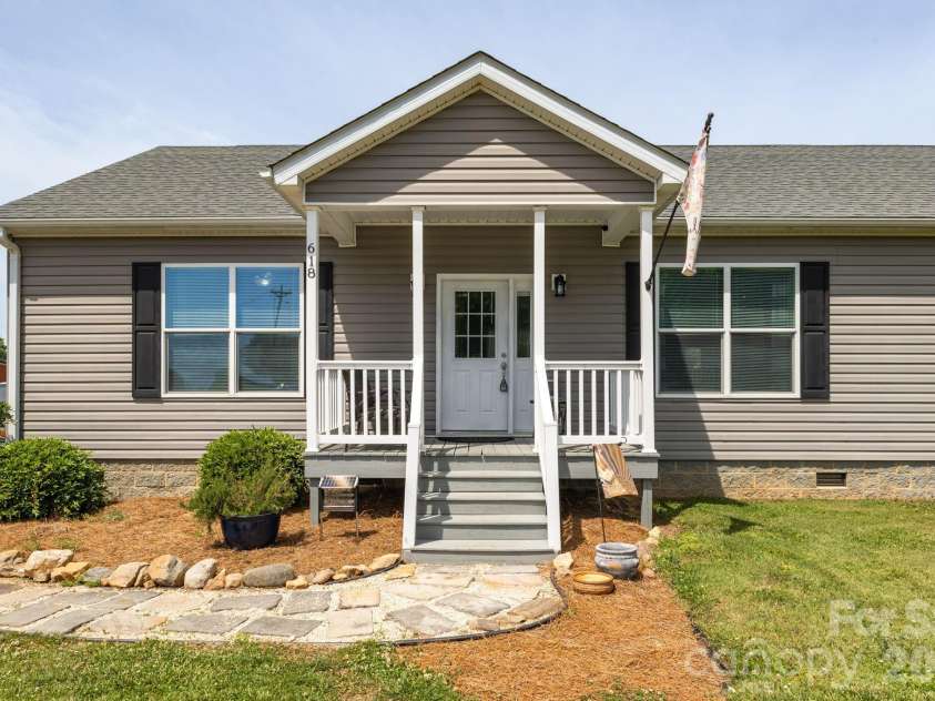 618 Society Road, Statesville, NC 28625.  MLS# CAR4379435, YatesRealty ID 19478. 