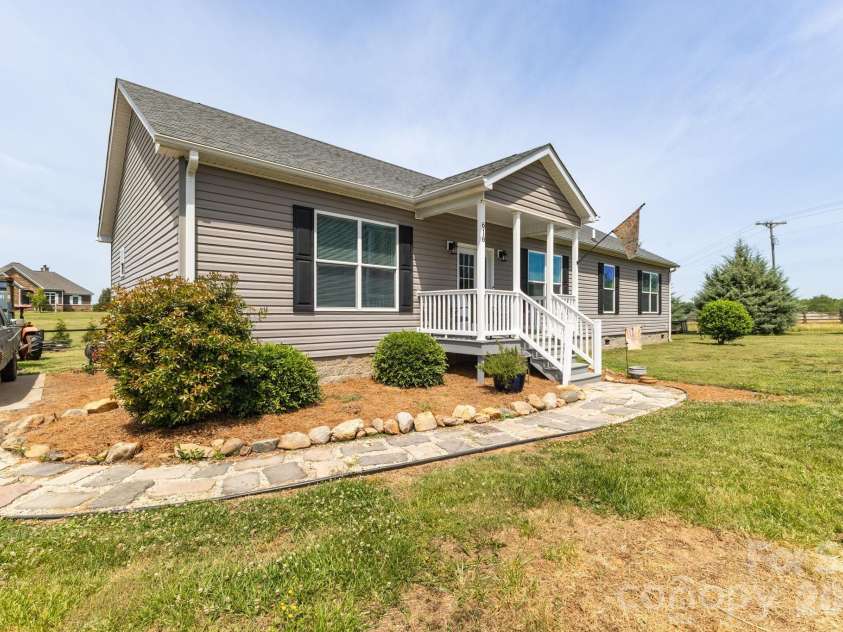 618 Society Road, Statesville, NC 28625.  MLS# CAR4379435, YatesRealty ID 19478. 