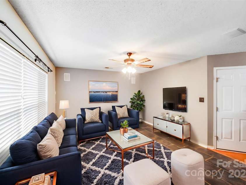 6922 Brandon Chase Lane, Concord, NC 28025.  MLS# CAR4270223, YatesRealty ID 19478. 