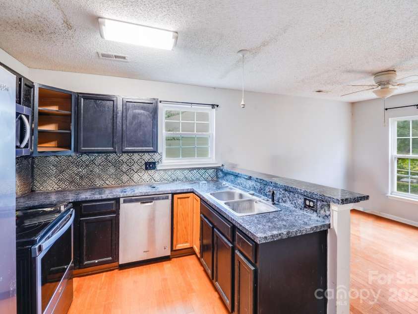 6922 Brandon Chase Lane, Concord, NC 28025.  MLS# CAR4270223, YatesRealty ID 19478. 