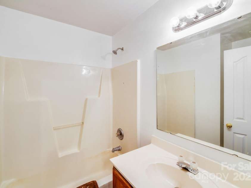 6922 Brandon Chase Lane, Concord, NC 28025.  MLS# CAR4270223, YatesRealty ID 19478. 
