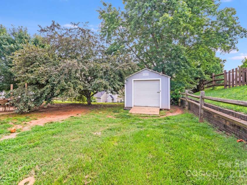 6922 Brandon Chase Lane, Concord, NC 28025.  MLS# CAR4270223, YatesRealty ID 19478. 