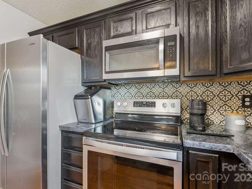 6922 Brandon Chase Lane, Concord, NC 28025.  MLS# CAR4305276, YatesRealty ID 19478. 