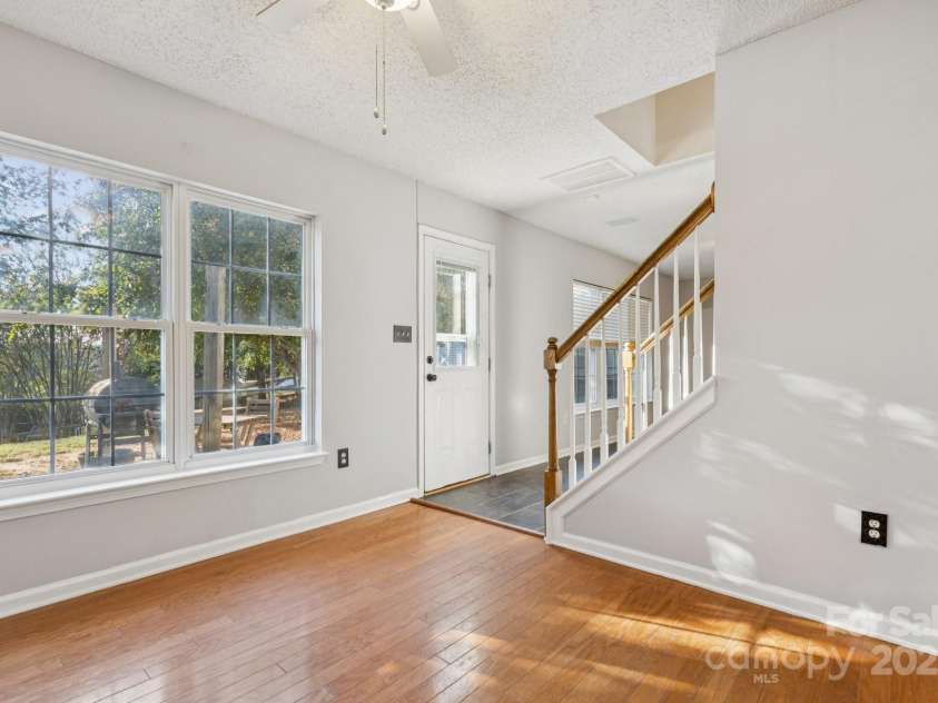 6922 Brandon Chase Lane, Concord, NC 28025.  MLS# CAR4305276, YatesRealty ID 19478. Dining area