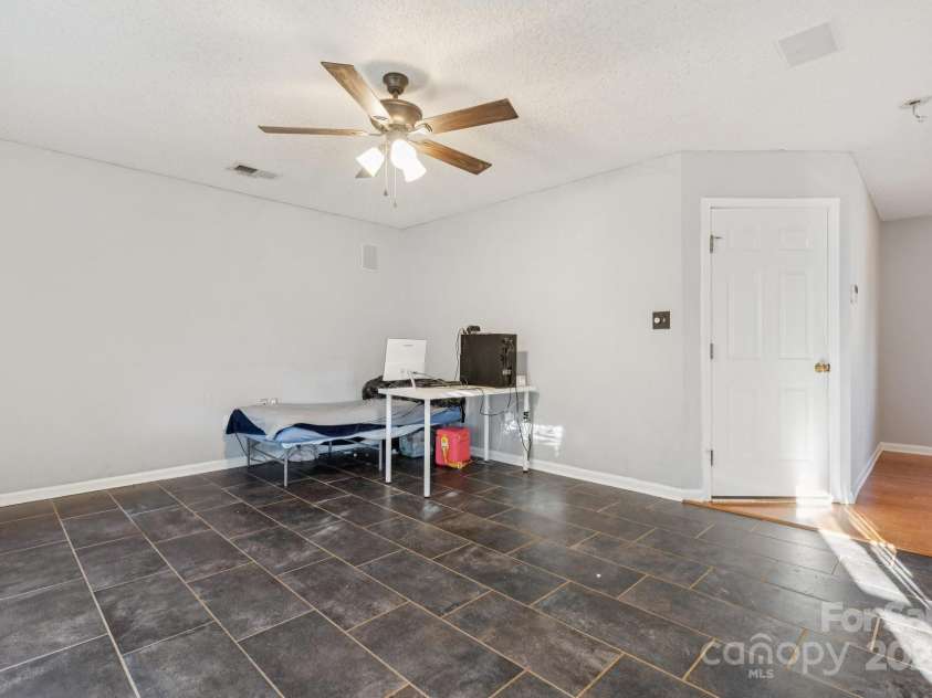 6922 Brandon Chase Lane, Concord, NC 28025.  MLS# CAR4305276, YatesRealty ID 19478. Living room