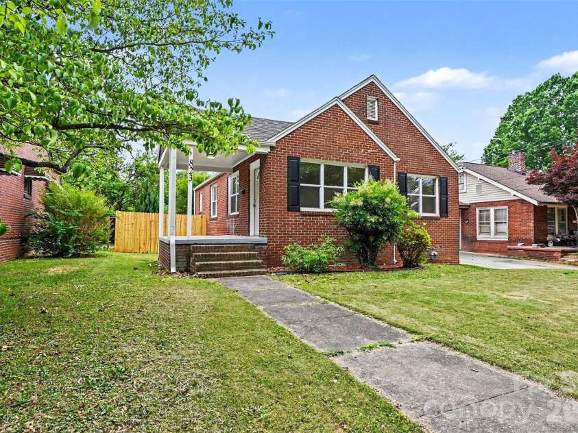 823 Lincolnton Road, Salisbury, NC 28144.  MLS# CAR4379544, YatesRealty ID 19479. 