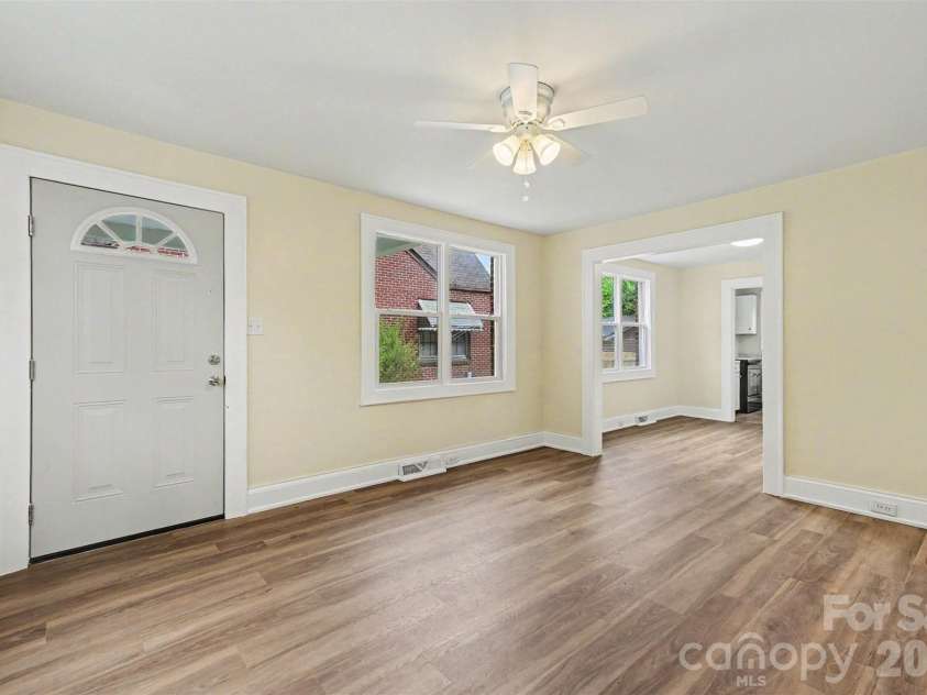 823 Lincolnton Road, Salisbury, NC 28144.  MLS# CAR4379544, YatesRealty ID 19479. 