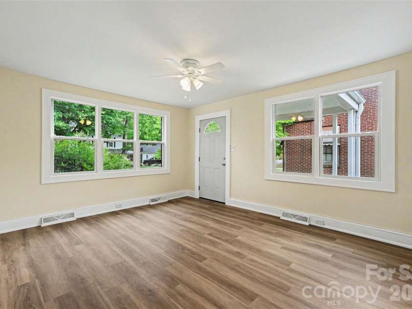 823 Lincolnton Road, Salisbury, NC 28144.  MLS# CAR4379544, YatesRealty ID 19479. 