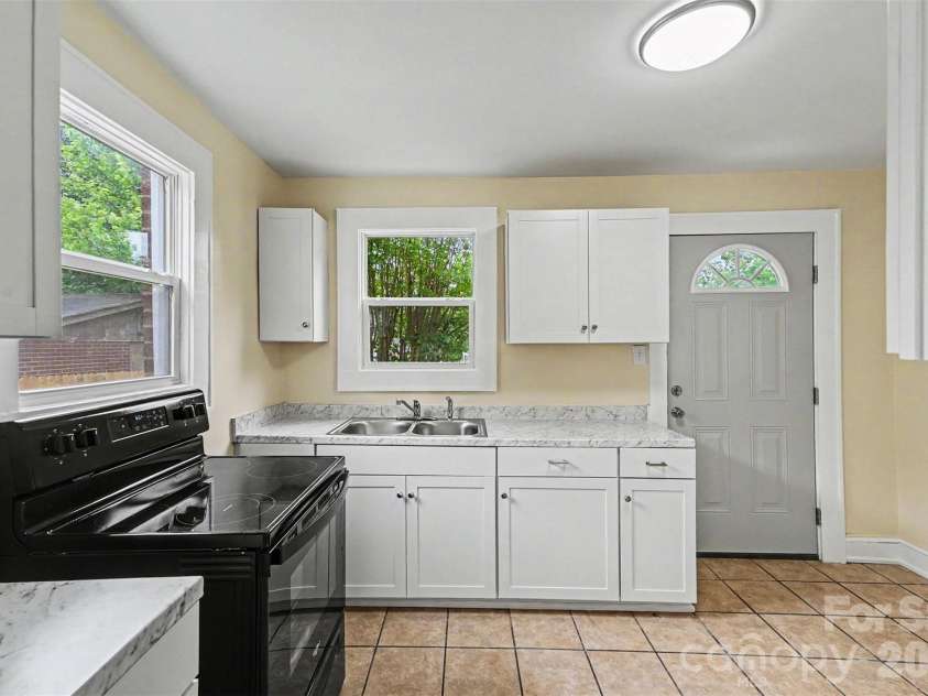 823 Lincolnton Road, Salisbury, NC 28144.  MLS# CAR4379544, YatesRealty ID 19479. 