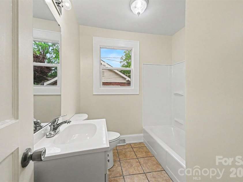 823 Lincolnton Road, Salisbury, NC 28144.  MLS# CAR4379544, YatesRealty ID 19479. 