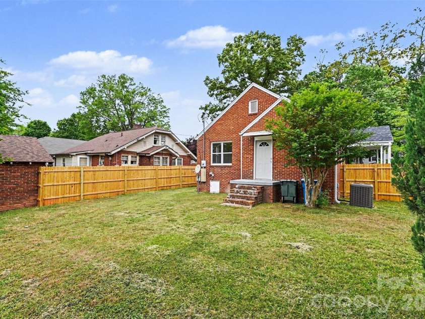 823 Lincolnton Road, Salisbury, NC 28144.  MLS# CAR4379544, YatesRealty ID 19479. 