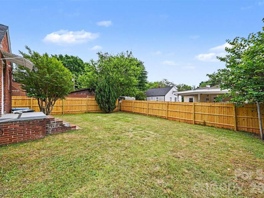 823 Lincolnton Road, Salisbury, NC 28144.  MLS# CAR4379544, YatesRealty ID 19479. 