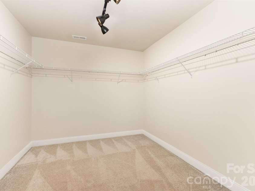 237 Lylic Woods Drive, Fort Mill, SC 29715.  MLS# CAR4268225, YatesRealty ID 1948. 