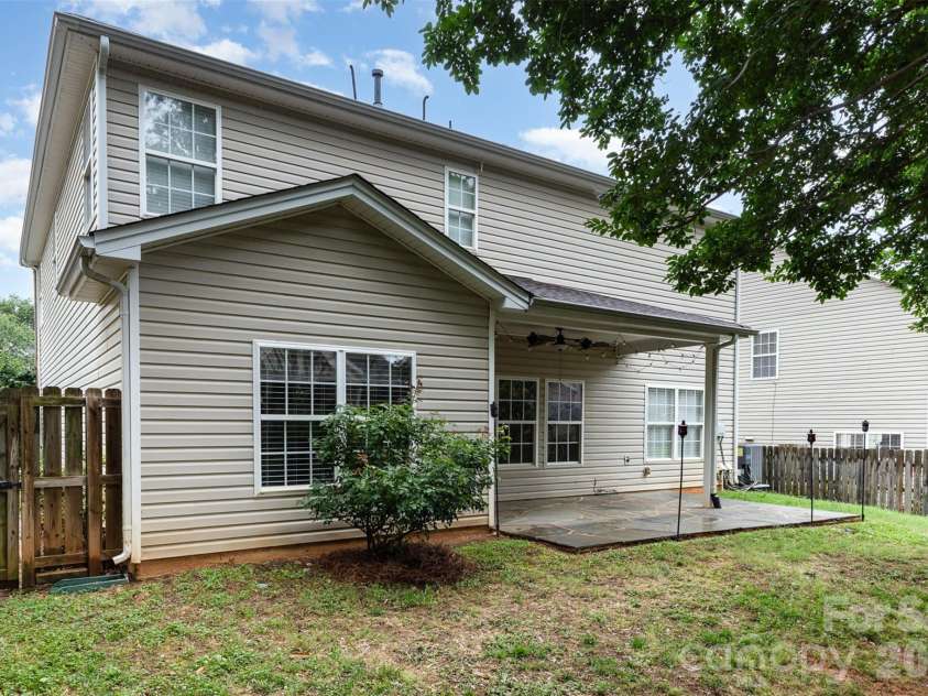 237 Lylic Woods Drive, Fort Mill, SC 29715.  MLS# CAR4268225, YatesRealty ID 1948. 