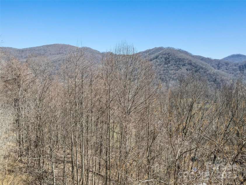 454 Short Ridge Lane, Clyde, NC 28721.  MLS# CAR4233022, YatesRealty ID 1948. 