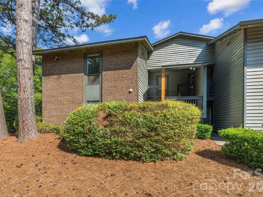 5016 Sardis Road, Charlotte, NC 28270.  MLS# CAR4379484, YatesRealty ID 19480. 