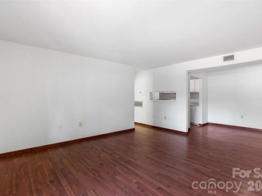 5016 Sardis Road, Charlotte, NC 28270.  MLS# CAR4379484, YatesRealty ID 19480. 