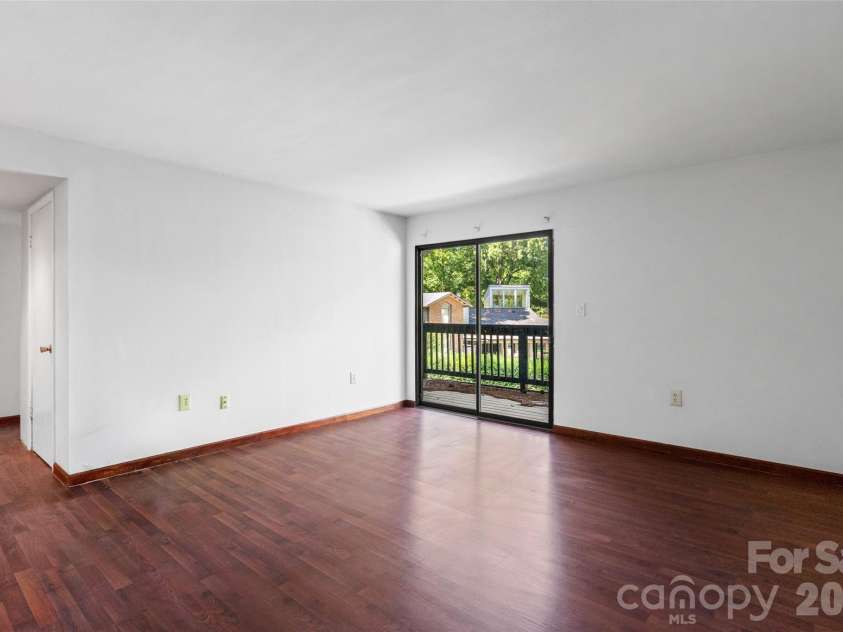 5016 Sardis Road, Charlotte, NC 28270.  MLS# CAR4379484, YatesRealty ID 19480. 