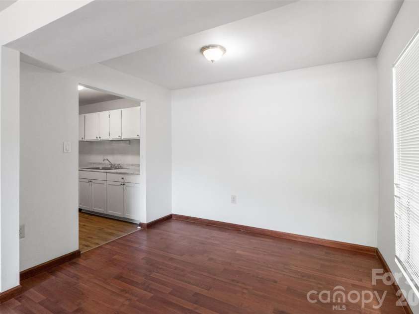 5016 Sardis Road, Charlotte, NC 28270.  MLS# CAR4379484, YatesRealty ID 19480. 