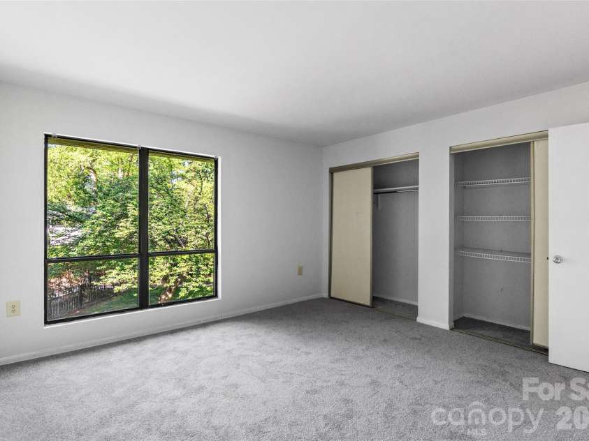 5016 Sardis Road, Charlotte, NC 28270.  MLS# CAR4379484, YatesRealty ID 19480. 