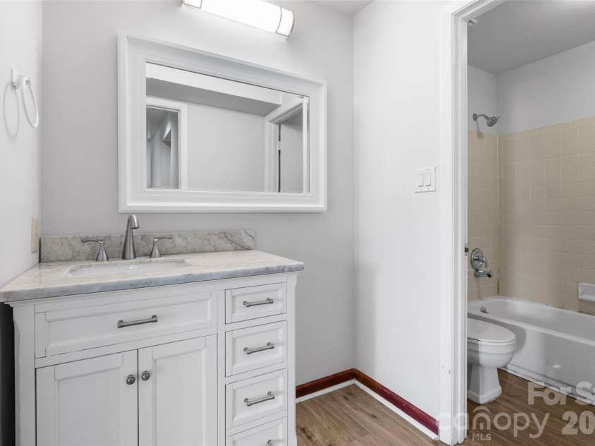 5016 Sardis Road, Charlotte, NC 28270.  MLS# CAR4379484, YatesRealty ID 19480. 