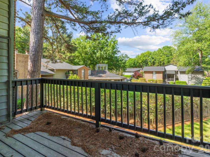 5016 Sardis Road, Charlotte, NC 28270.  MLS# CAR4379484, YatesRealty ID 19480. 