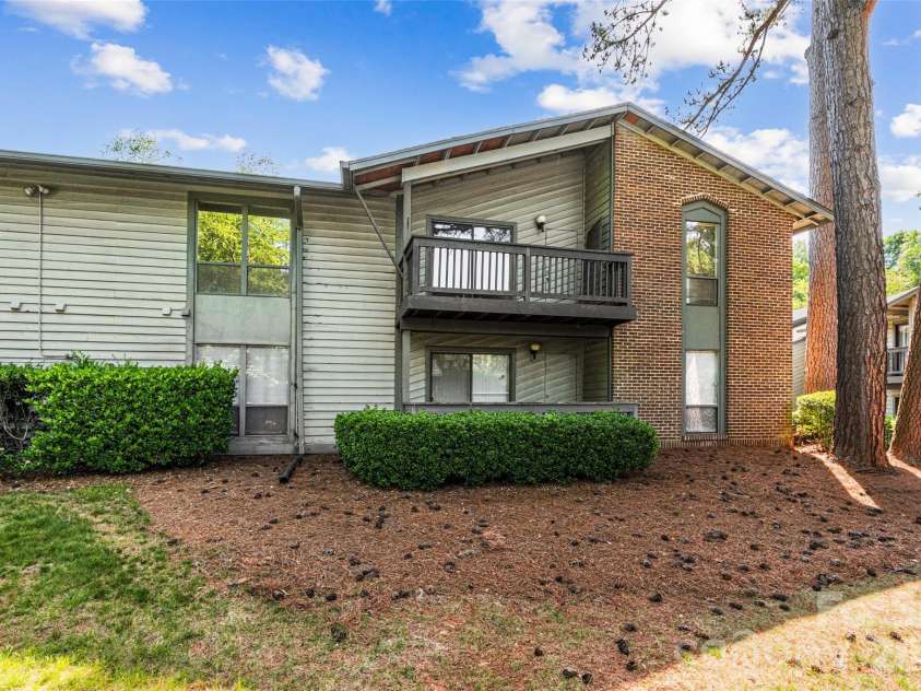 5016 Sardis Road, Charlotte, NC 28270.  MLS# CAR4379484, YatesRealty ID 19480. 