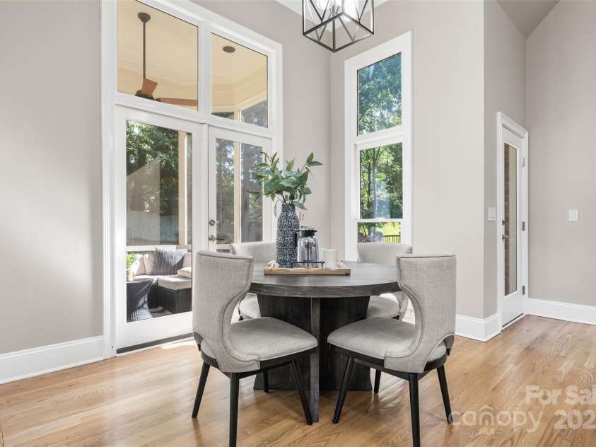 9219 Whispering Wind Drive, Charlotte, NC 28277.  MLS# CAR4261114, YatesRealty ID 19480. Breakfast table area!