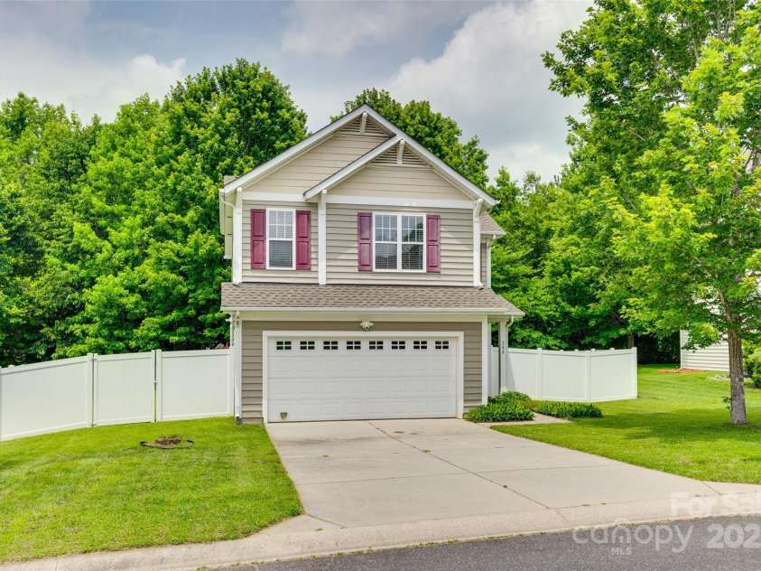288 Sand Paver Way, Fort Mill, SC 29708.  MLS# CAR4268016, YatesRealty ID 19481. 