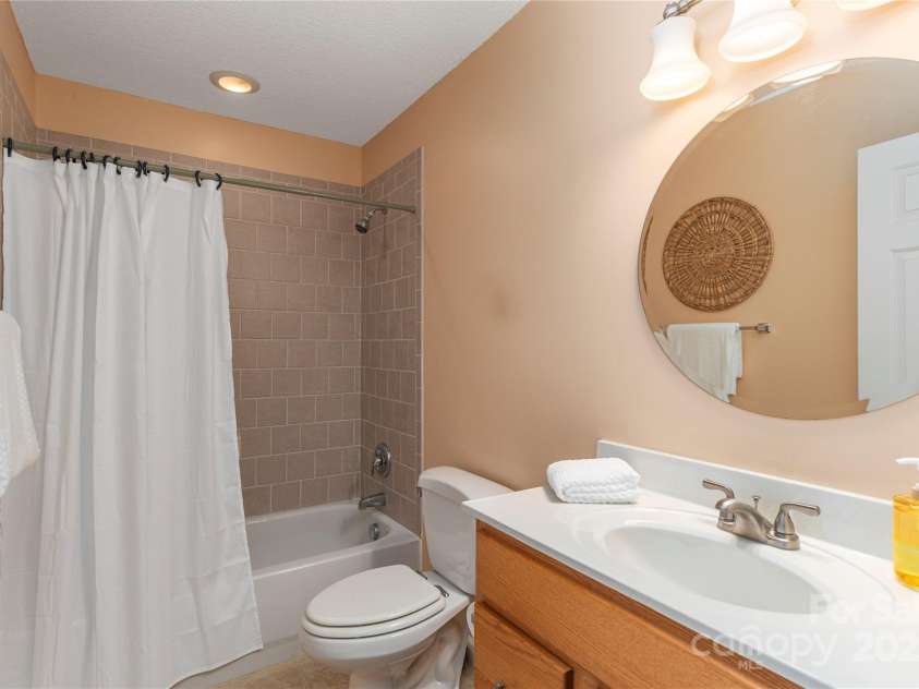 104 Kerlee Street, Black Mountain, NC 28711.  MLS# CAR4245652, YatesRealty ID 19482. Guest Bath