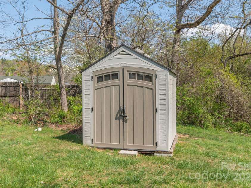 104 Kerlee Street, Black Mountain, NC 28711.  MLS# CAR4245652, YatesRealty ID 19482. Storage Shed Stays