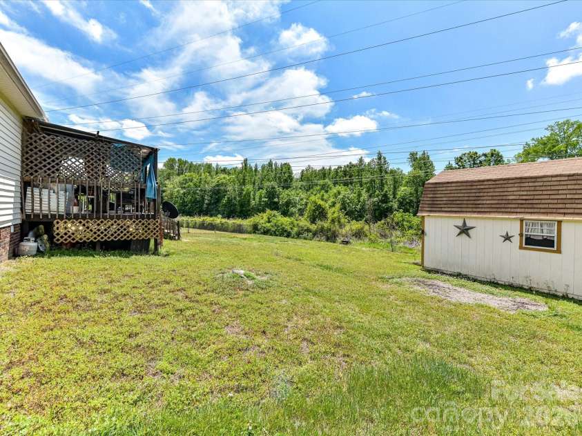 1472 Ridgewood Drive, Concord, NC 28027.  MLS# CAR4379577, YatesRealty ID 19482. 