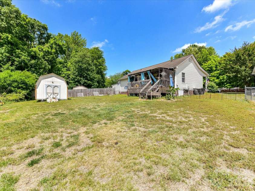 1472 Ridgewood Drive, Concord, NC 28027.  MLS# CAR4379577, YatesRealty ID 19482. 