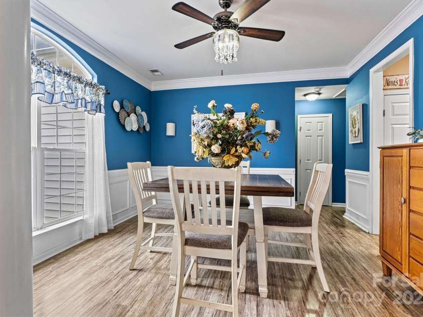 6859 Lakecrest Court, Denver, NC 28037.  MLS# CAR4290667, YatesRealty ID 19483. 