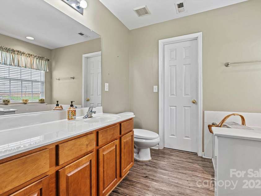 6859 Lakecrest Court, Denver, NC 28037.  MLS# CAR4290667, YatesRealty ID 19483. 