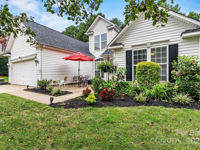 6859 Lakecrest Court, Denver, NC 28037.  MLS# CAR4290667, YatesRealty ID 19483. 