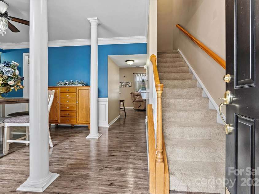 6859 Lakecrest Court, Denver, NC 28037.  MLS# CAR4290667, YatesRealty ID 19483. Entry way leading to formal Dining Room