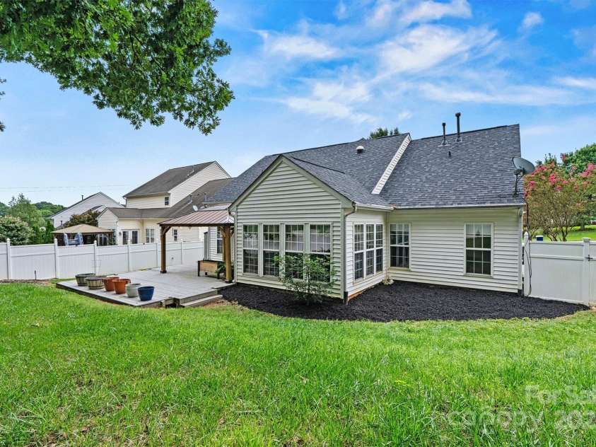 6859 Lakecrest Court, Denver, NC 28037.  MLS# CAR4290667, YatesRealty ID 19483. Pleenty of space for backyard activities