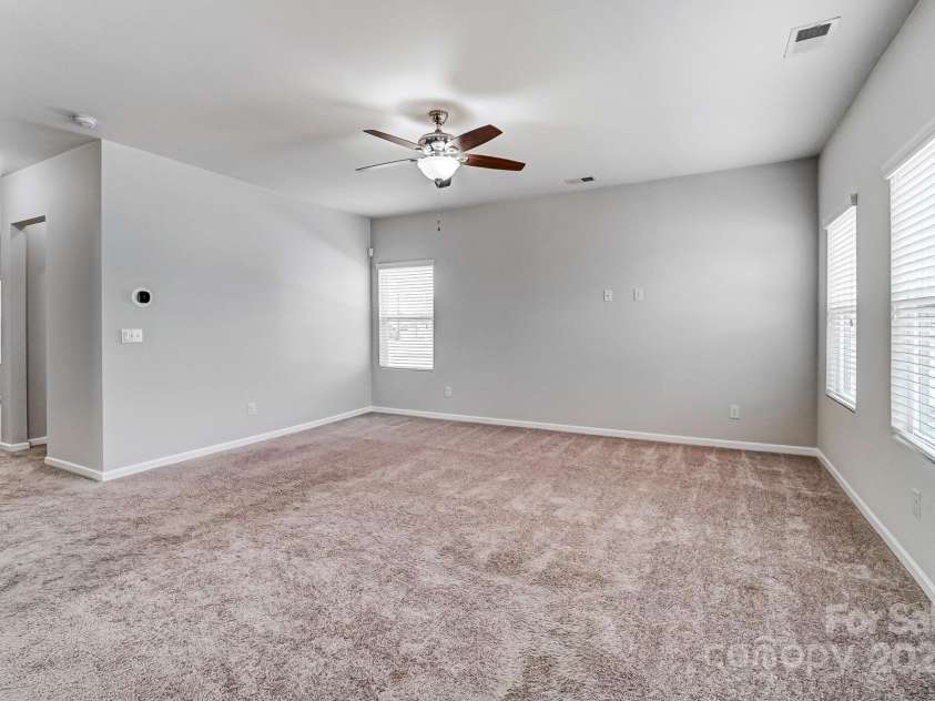 11203 Chapeclane Road, Charlotte, NC 28278.  MLS# CAR4235589, YatesRealty ID 19484. 