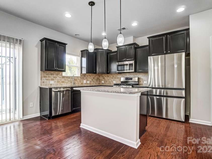 11203 Chapeclane Road, Charlotte, NC 28278.  MLS# CAR4235589, YatesRealty ID 19484. 