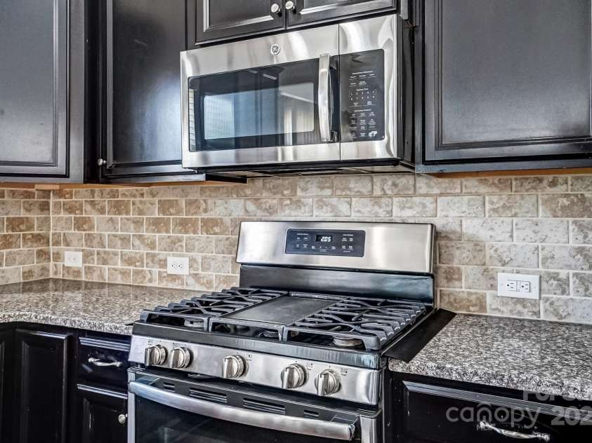 11203 Chapeclane Road, Charlotte, NC 28278.  MLS# CAR4235589, YatesRealty ID 19484. 